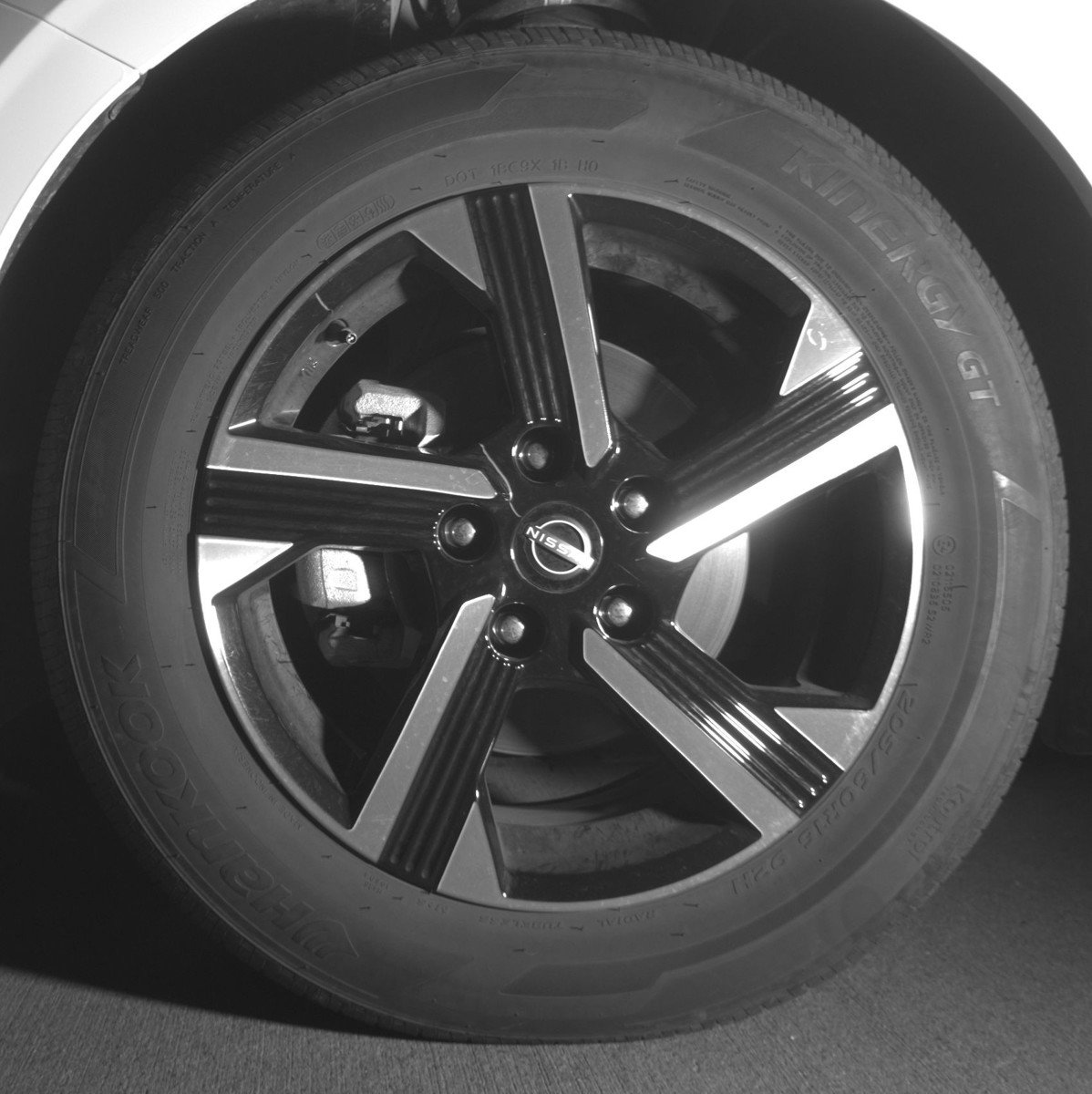 Used 2025 Nissan Sentra SV image 11