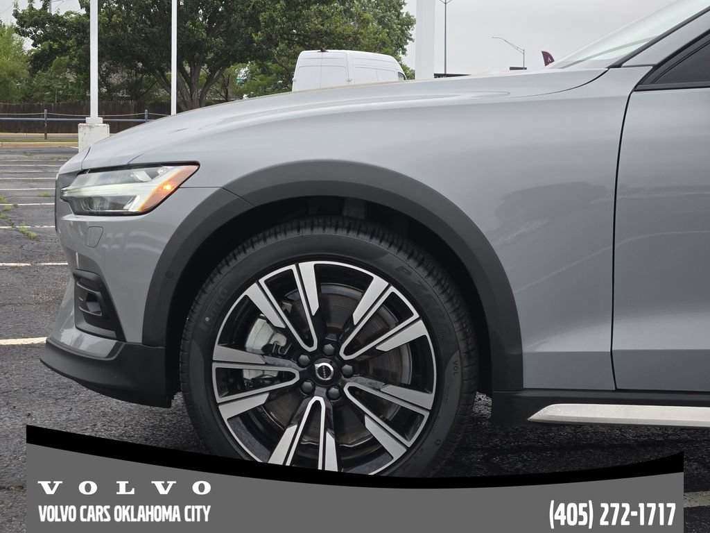 Certified 2025 Volvo V60 B5 Cross Country Ultra AWD/4WD image 6