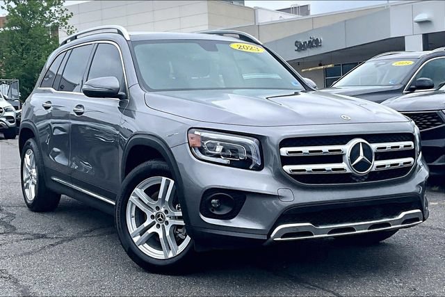 Certified 2023 Mercedes-Benz GLB 250 4MATIC w/ Premium Package image 1