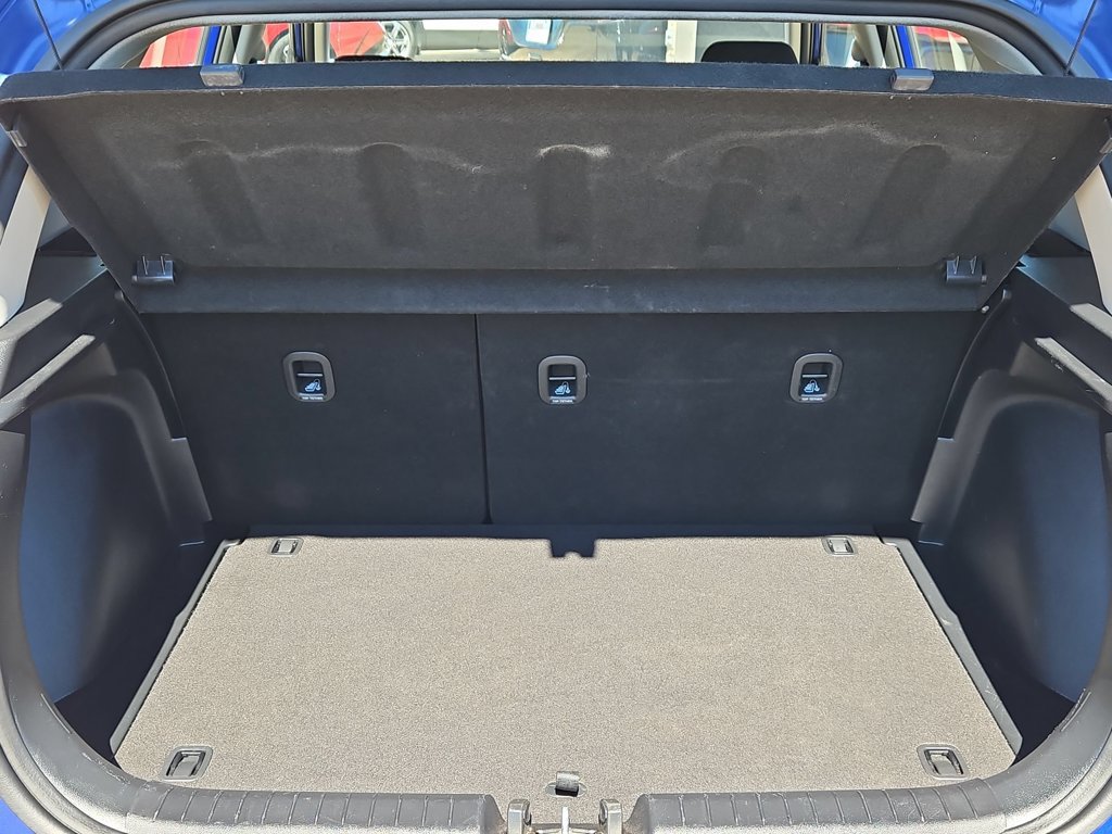 Used 2025 Hyundai Venue SEL FWD image 29