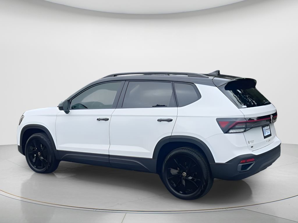 New 2026 Volkswagen Taos SE image 6