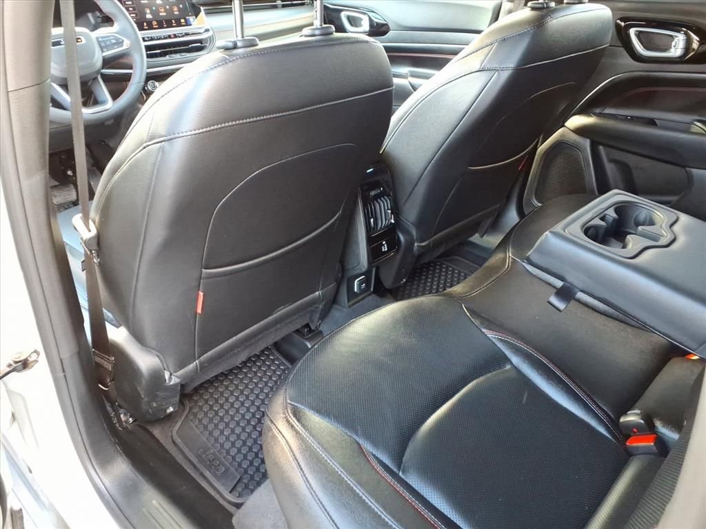 Used 2025 Jeep Compass Trailhawk w/ Trailhawk Elite Group image 34