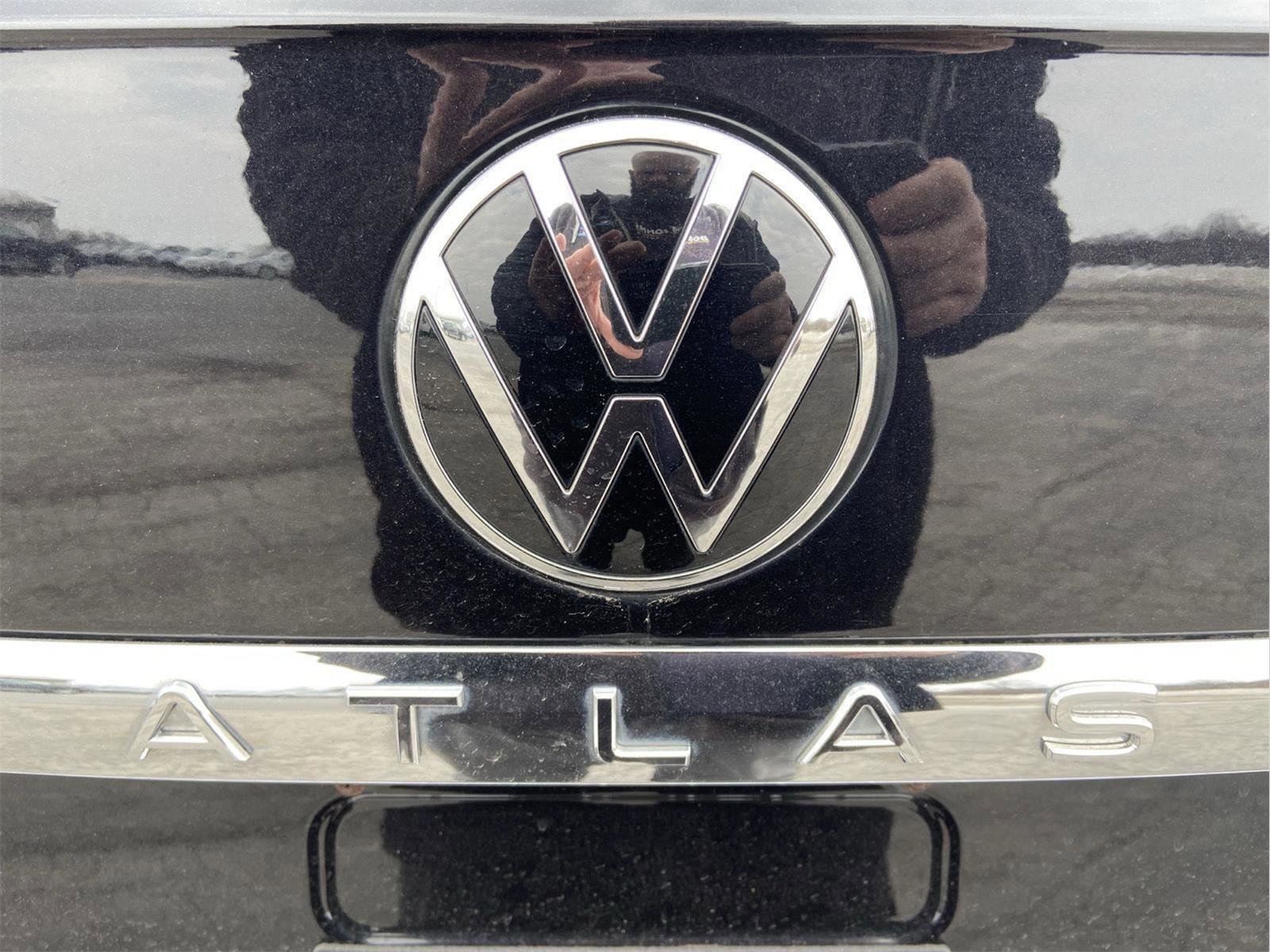 Used 2023 Volkswagen Atlas SE w/ Panoramic Sunroof Package AWD/4WD image 12