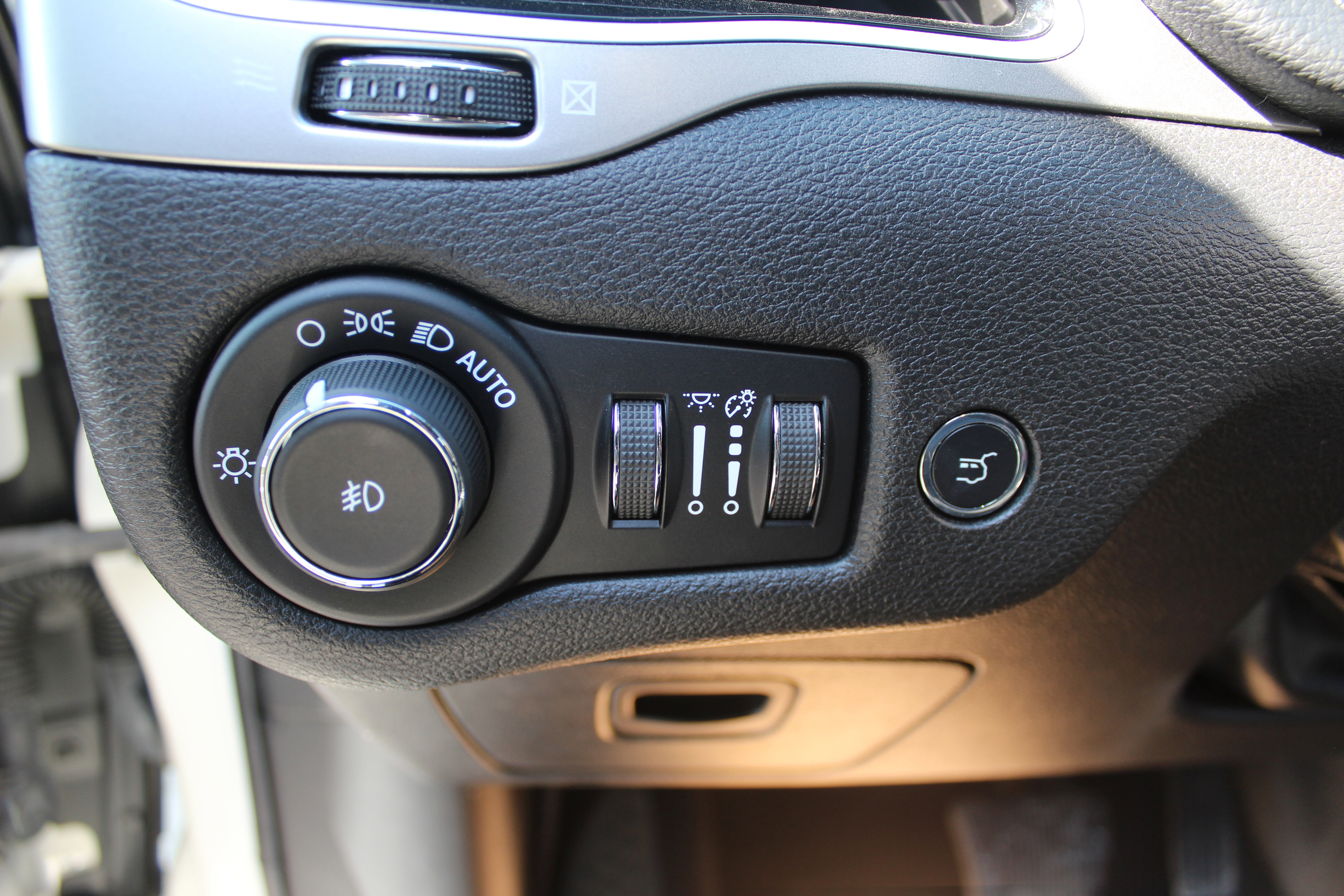 Used 2019 Jeep Cherokee High Altitude image 23