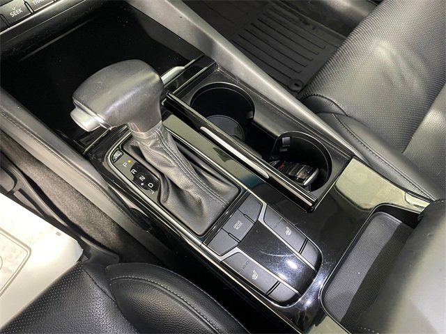 Certified 2017 Kia Cadenza Premium w/ Luxury Package image 9