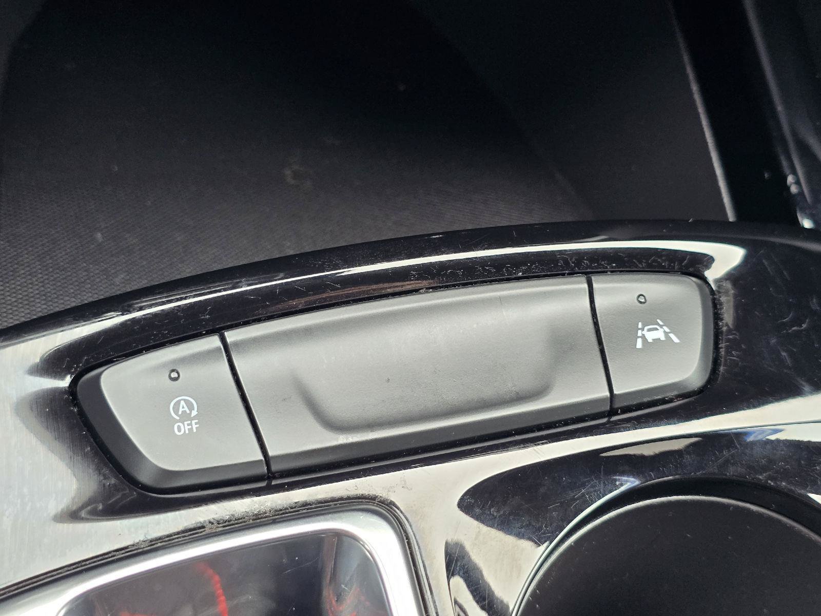 Used 2025 Chevrolet Trax RS FWD image 25