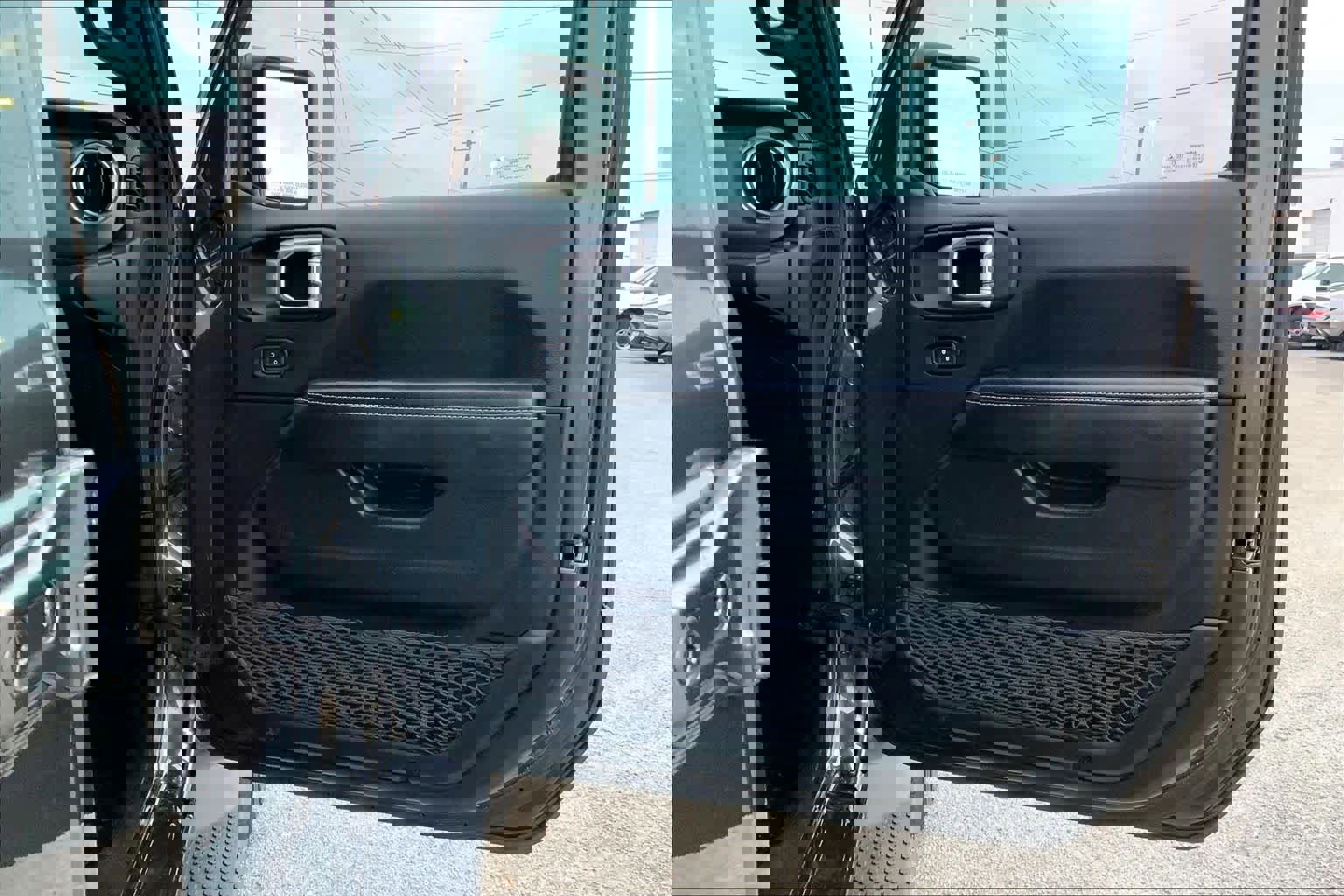 Used 2022 Jeep Wrangler Unlimited Sahara image 22