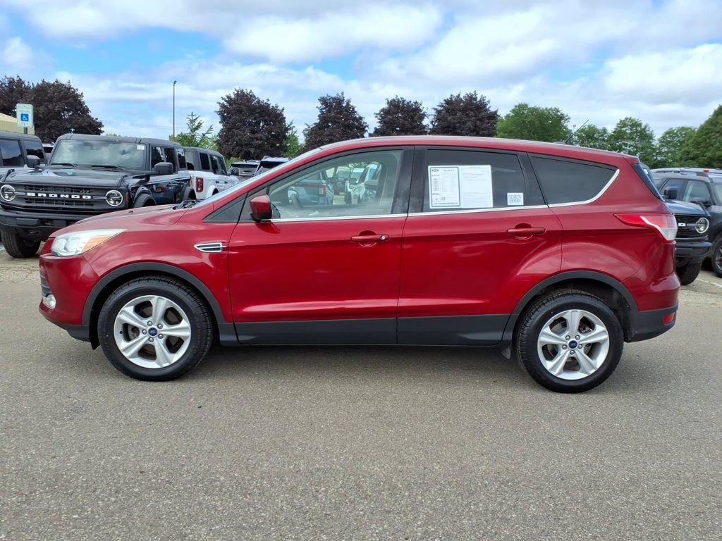 Used 2015 Ford Escape SE FWD image 2