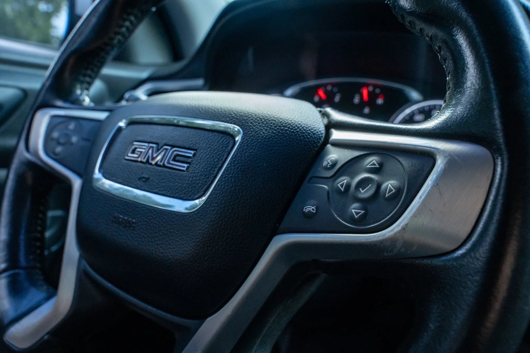 Used 2019 GMC Acadia SLT AWD/4WD image 26
