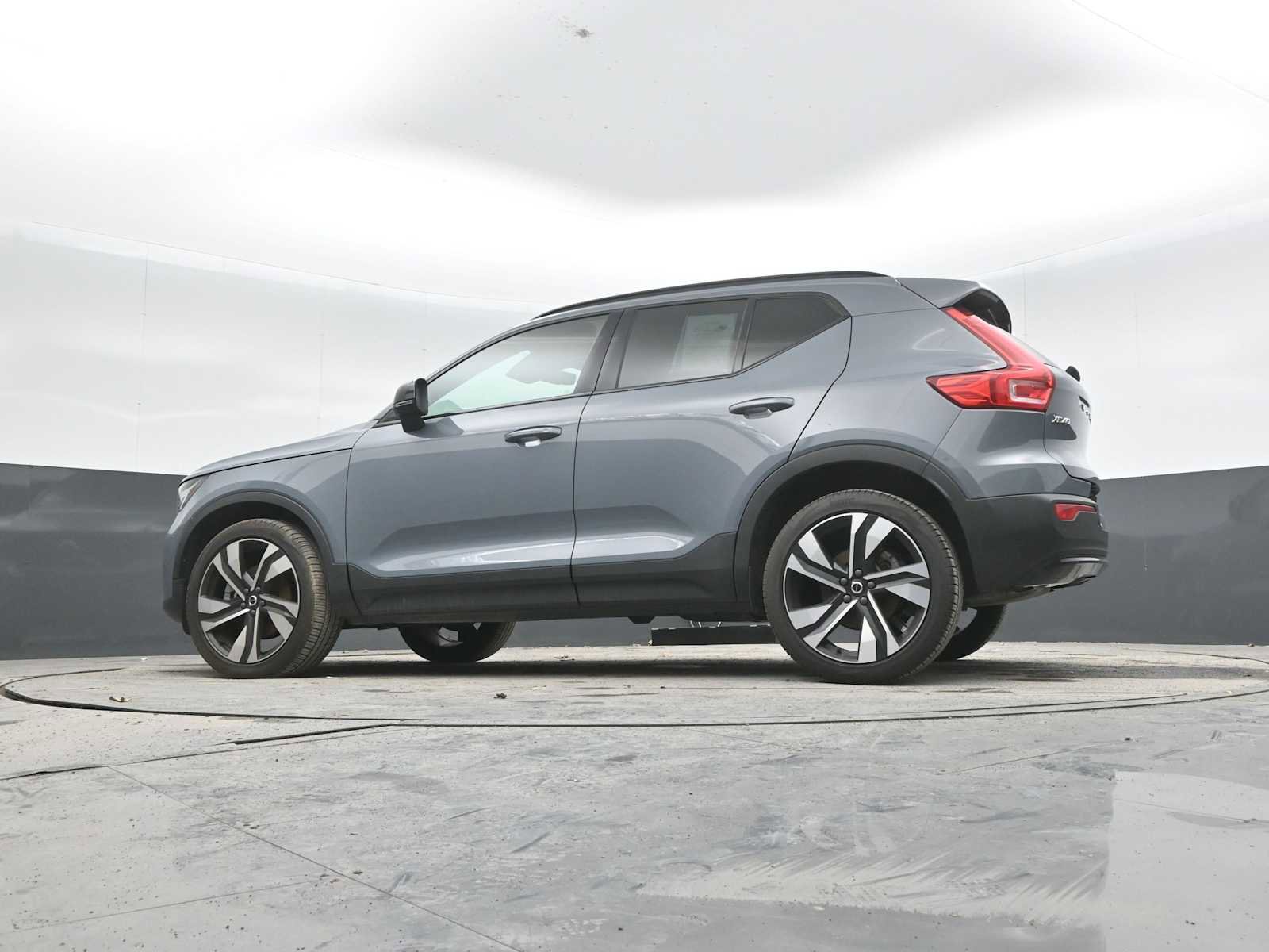 Used 2023 Volvo XC40 B5 Plus w/ Driver Assist Package image 24
