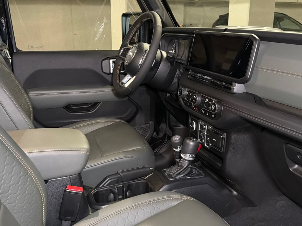 Used 2024 Jeep Wrangler High Altitude AWD/4WD image 14