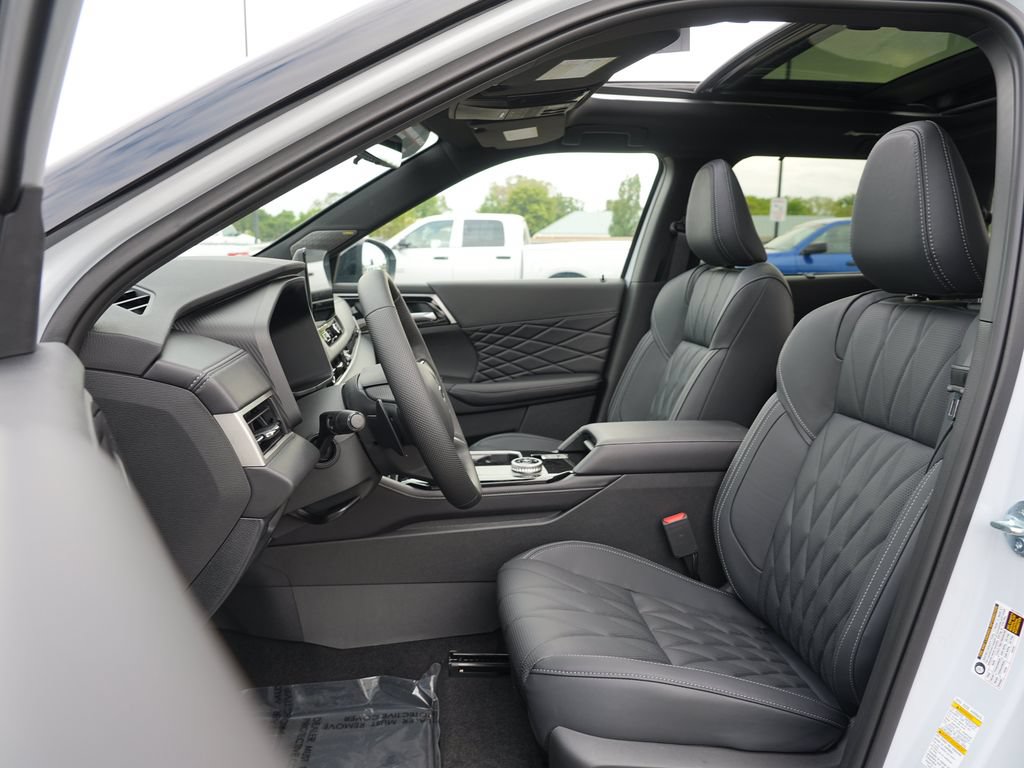 New 2026 Mitsubishi Outlander SEL Black Edition AWD/4WD image 13