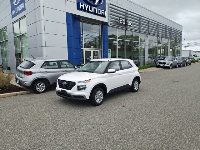 Certified 2026 Hyundai Venue SE FWD image 2