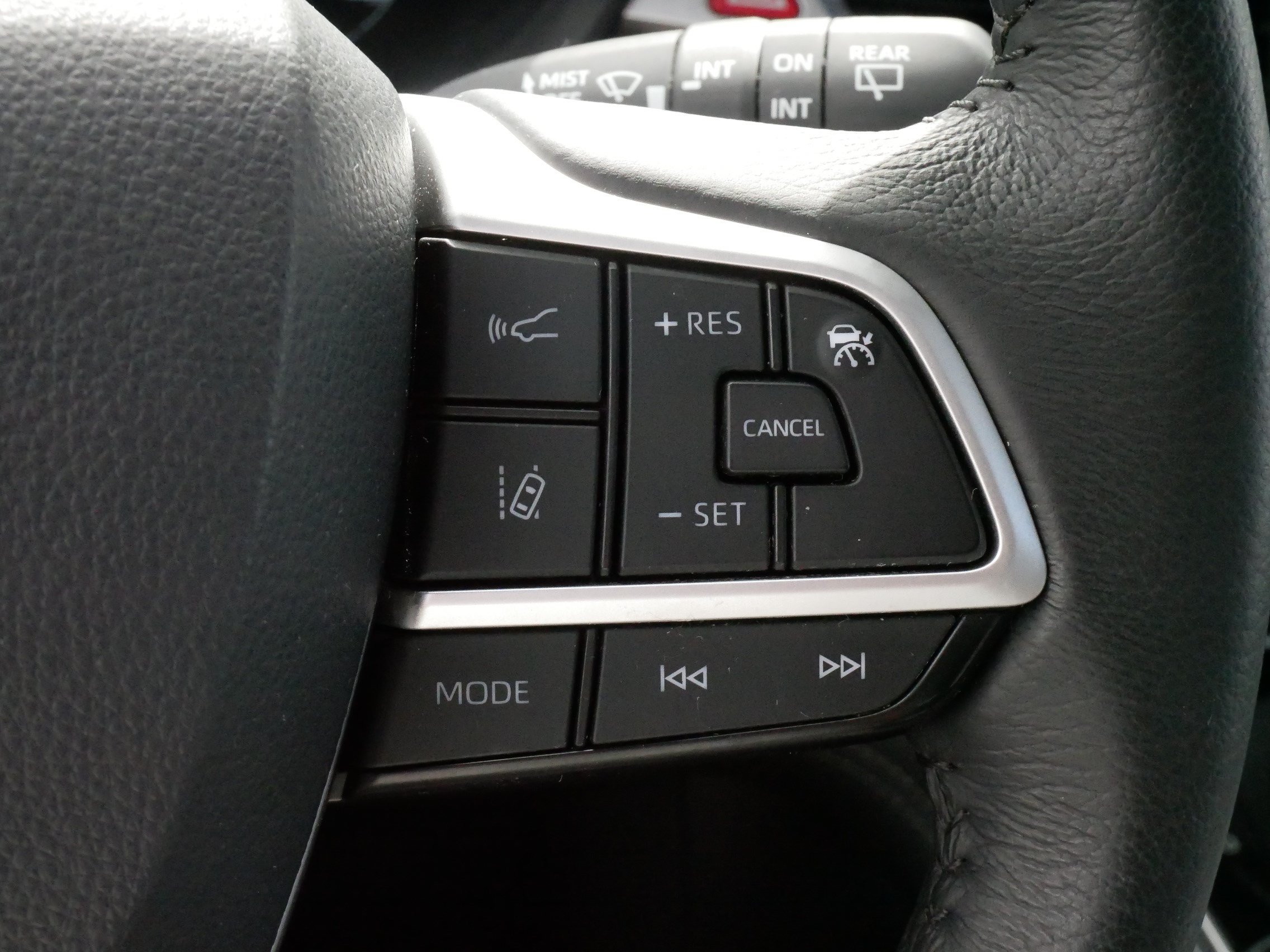 Used 2025 Toyota Sienna XLE w/ XLE Plus Package AWD/4WD image 26