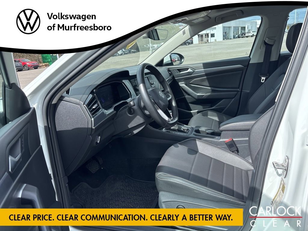 Certified 2023 Volkswagen Jetta SE w/ Panoramic Sunroof Package image 17