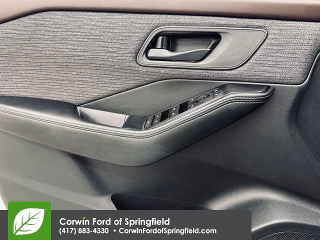 Used 2021 Nissan Rogue S image 31