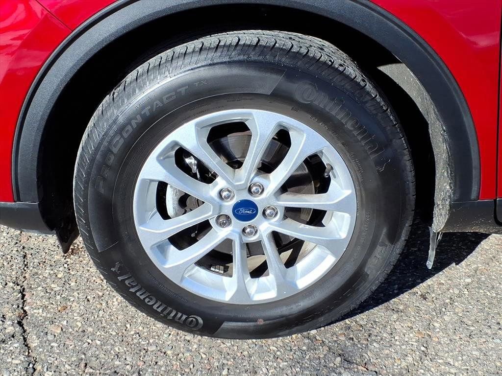 Used 2022 Ford Escape SE w/ Cold Weather Package image 9