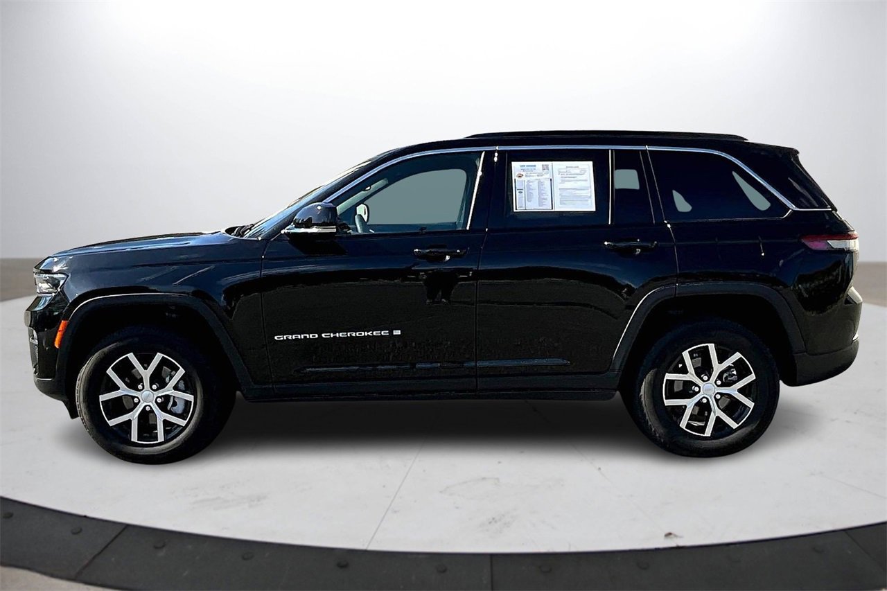 Certified 2024 Jeep Grand Cherokee Limited image 5