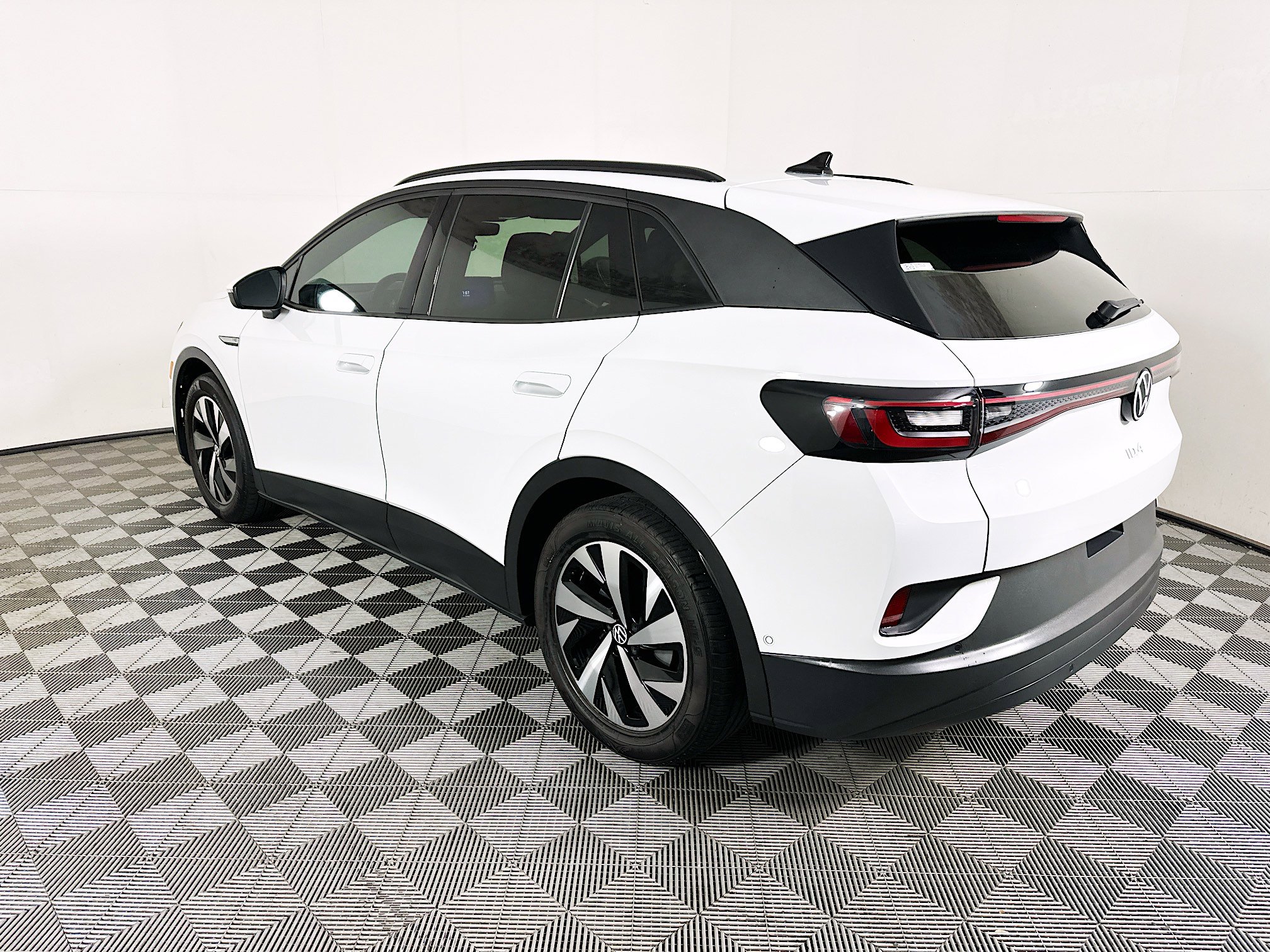 Used 2023 Volkswagen ID.4 Pro image 5