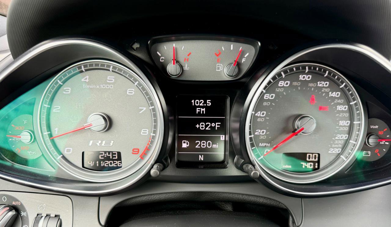 Used 2012 Audi R8 V8 AWD/4WD image 25