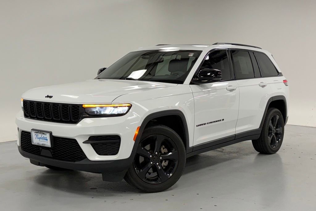 Used 2023 Jeep Grand Cherokee Altitude AWD/4WD video 1