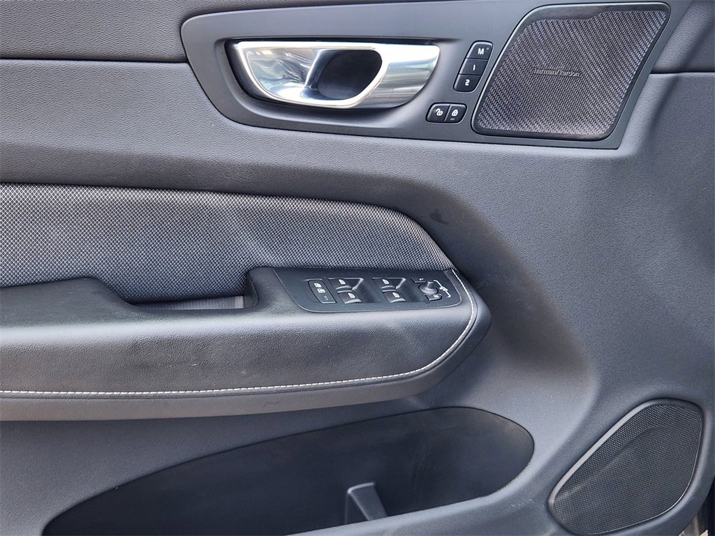 Used 2022 Volvo XC60 T8 R-Design w/ Advanced Package image 26