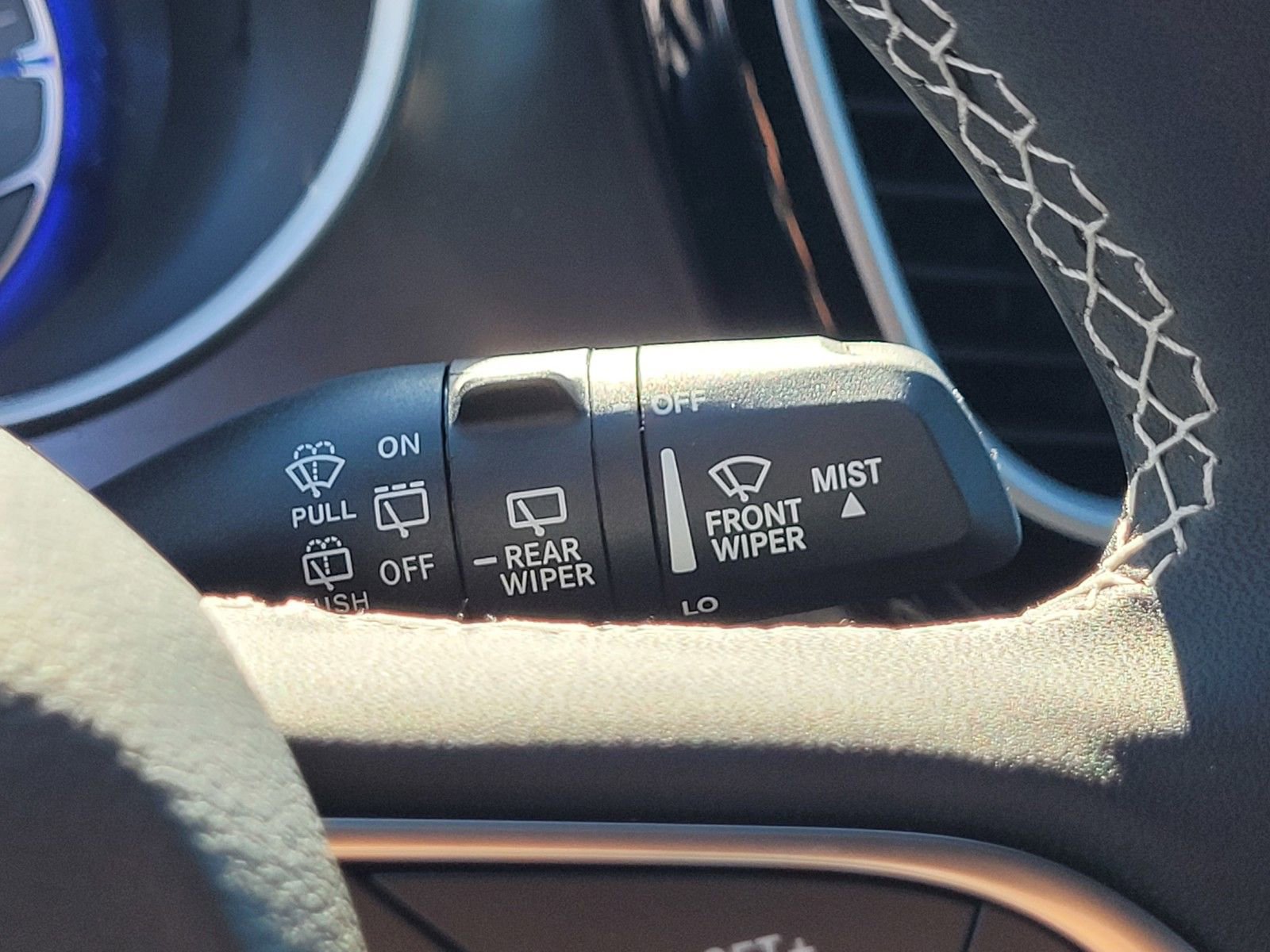 New 2026 Chrysler Pacifica Select FWD image 24