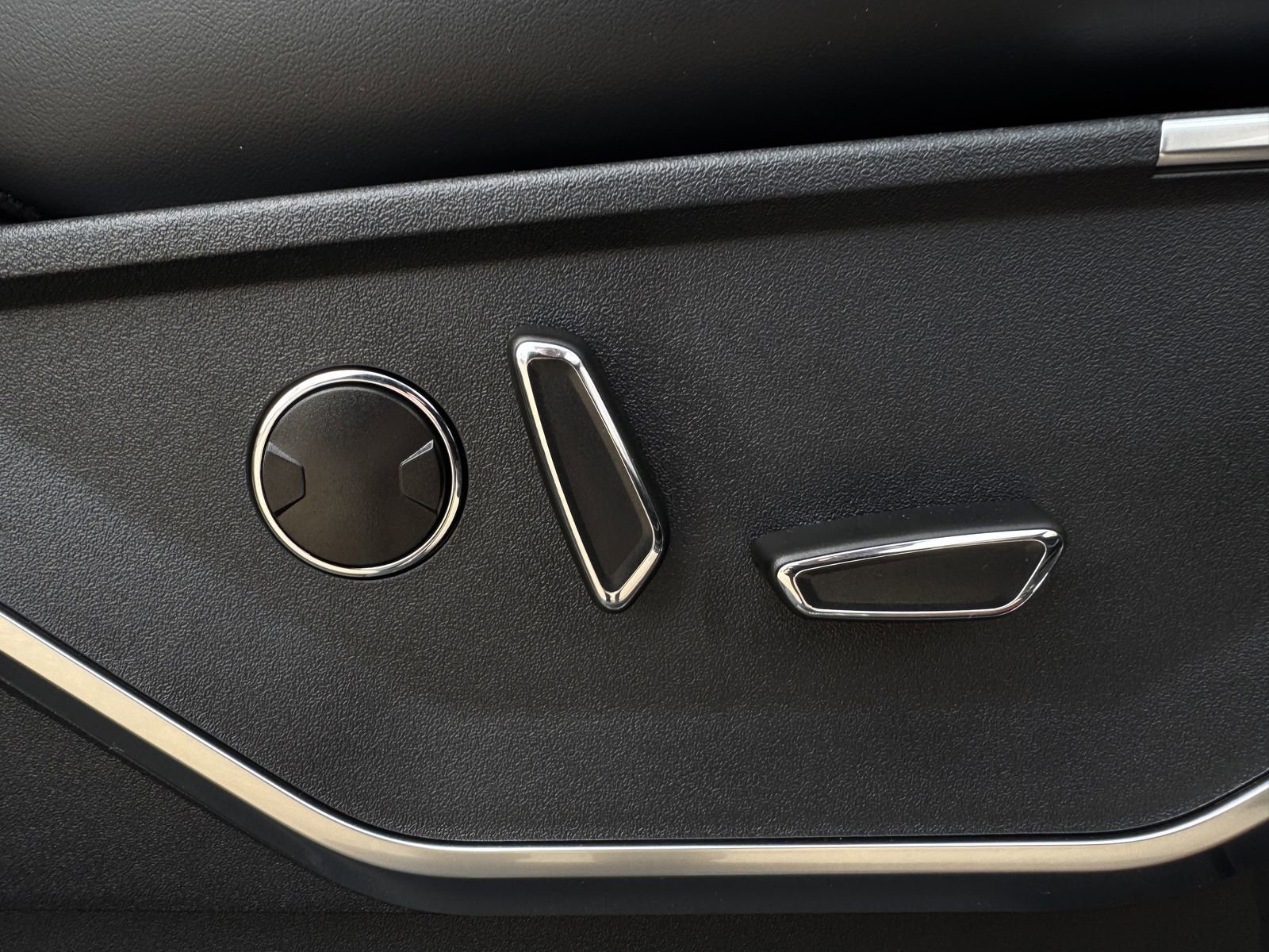 Used 2025 Ford F150 Raptor image 27