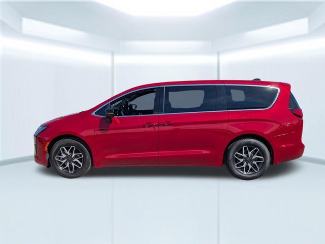 New 2027 Chrysler Pacifica Limited FWD video 2