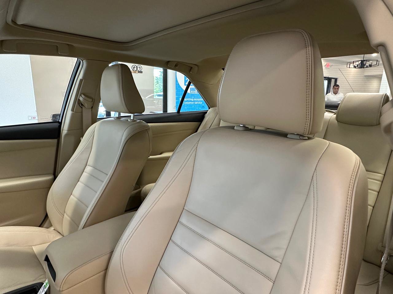 Used 2015 Toyota Camry XLE w/ Moonroof Package FWD image 19