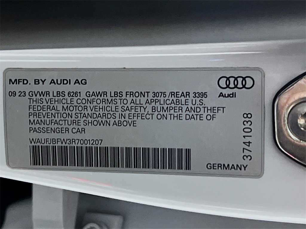 Used 2024 Audi e-tron GT Premium Plus image 31