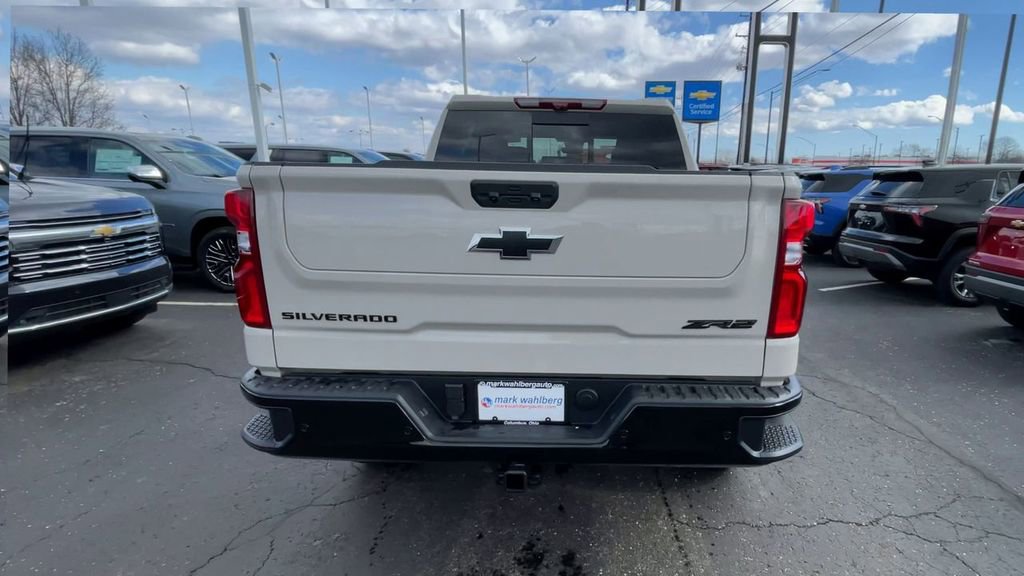 New 2026 Chevrolet Silverado 1500 ZR2 w/ Dark Appearance Package image 9
