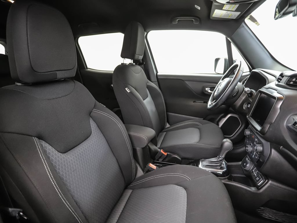 Used 2021 Jeep Renegade Latitude AWD/4WD image 31