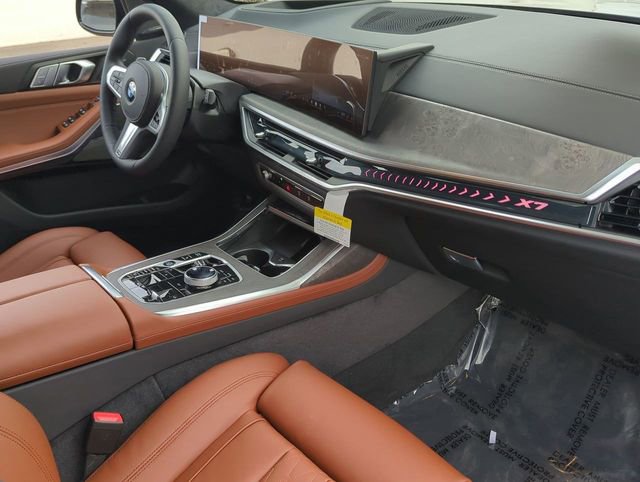 Used 2026 BMW X7 xDrive40i w/ M Sport Package AWD/4WD image 11
