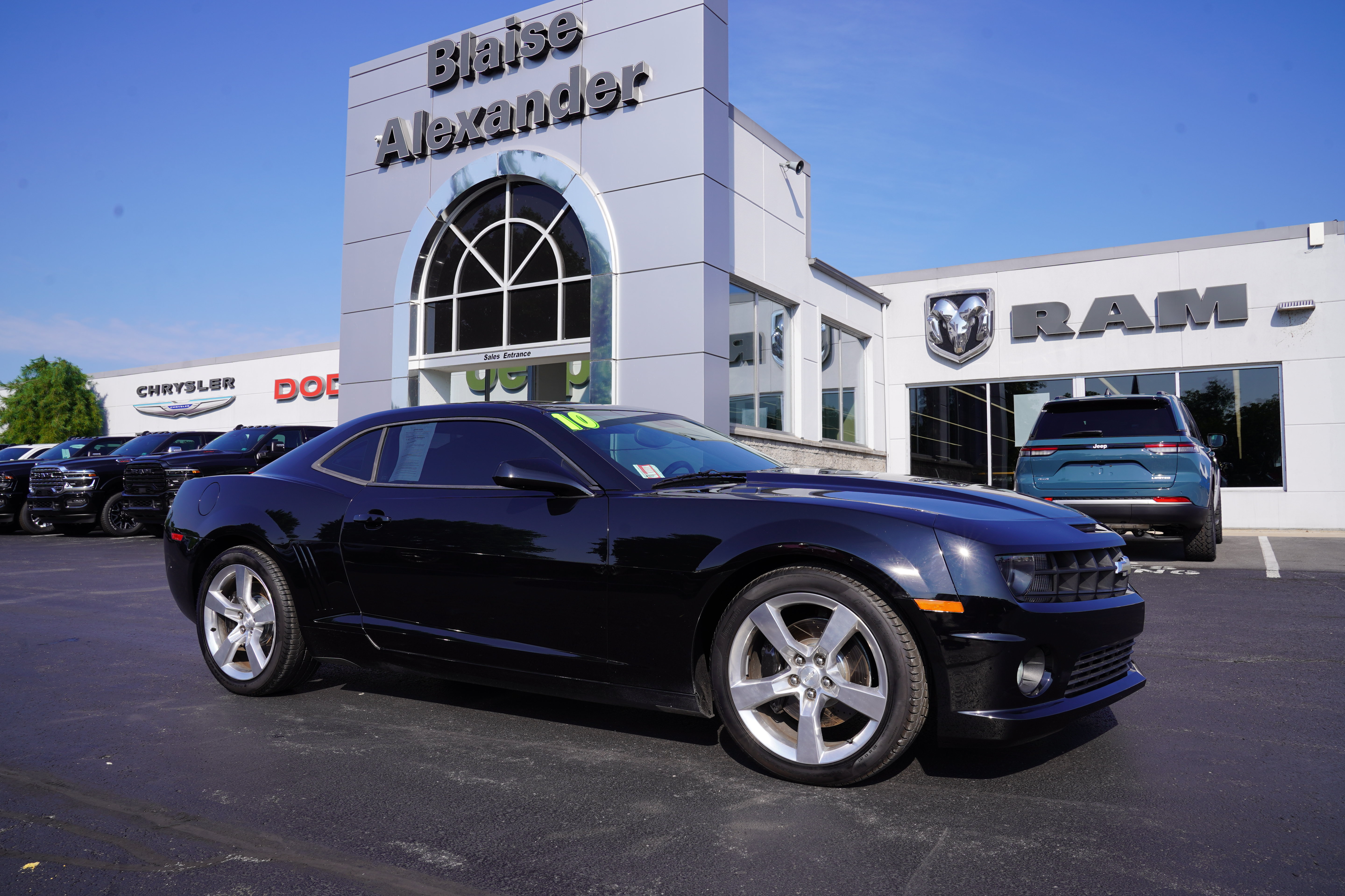 Used 2010 Chevrolet Camaro SS w/ RS Package RWD image 1