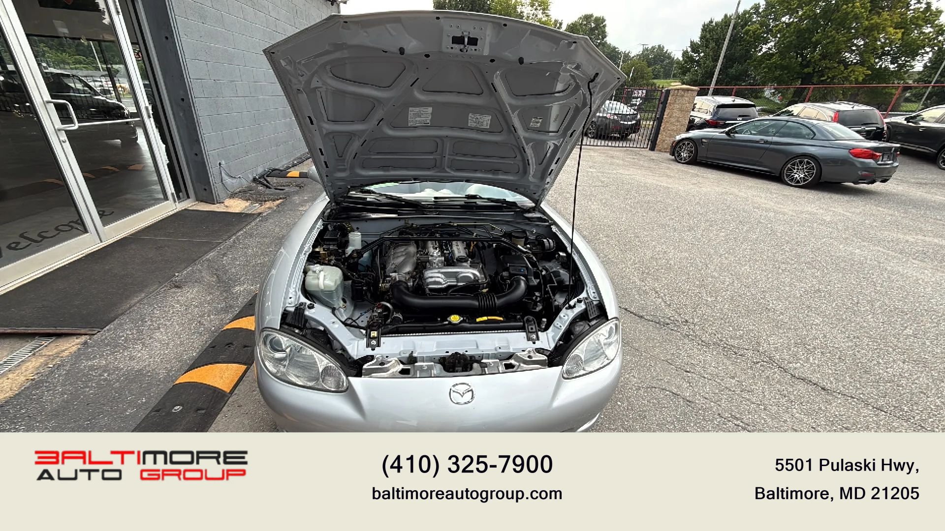 Used 2004 MAZDA MX-5 Miata w/ Cloth Azure Blue Pkg RWD image 30