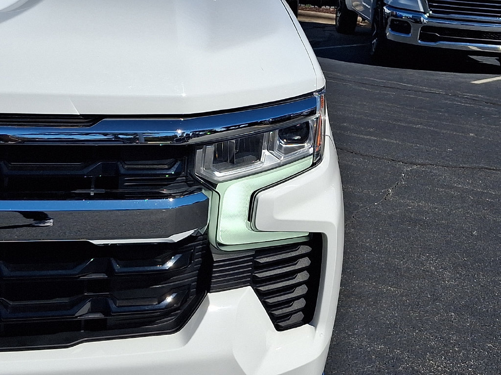 Used 2022 Chevrolet Silverado 1500 LT RWD image 9