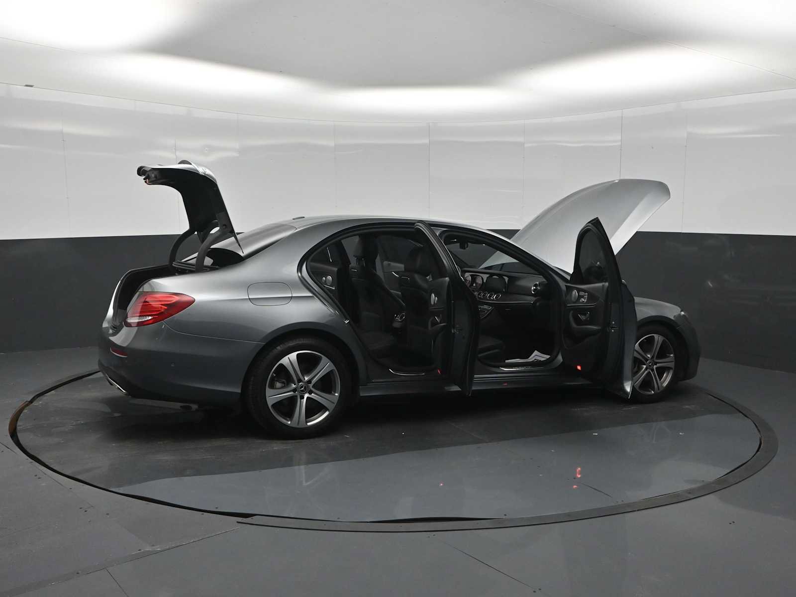 Used 2019 Mercedes-Benz E 300 4MATIC image 62