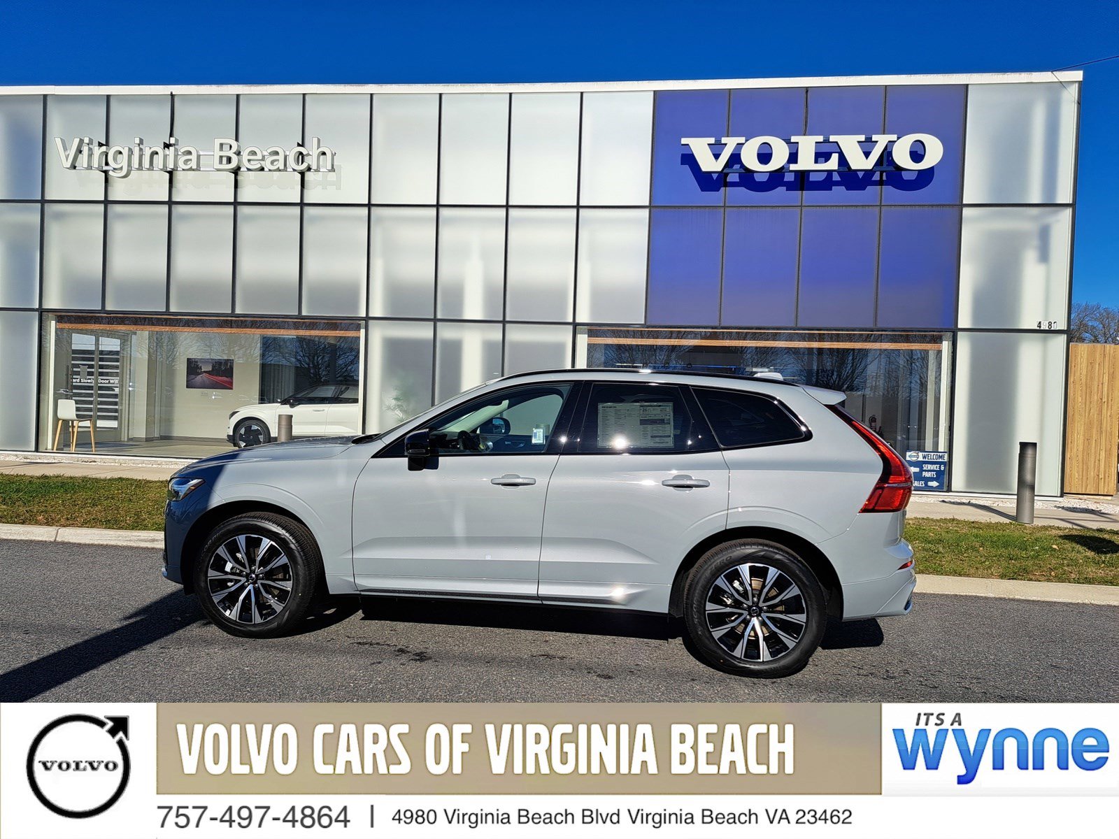 New 2025 Volvo XC60 B5 Core w/ Climate Package