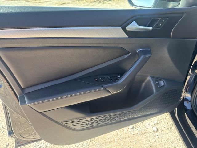 Used 2024 Volkswagen Jetta SE image 20