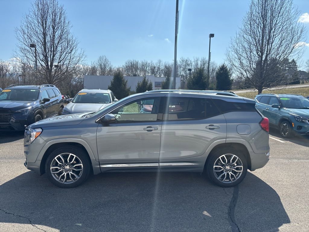 Used 2024 GMC Terrain Denali image 4