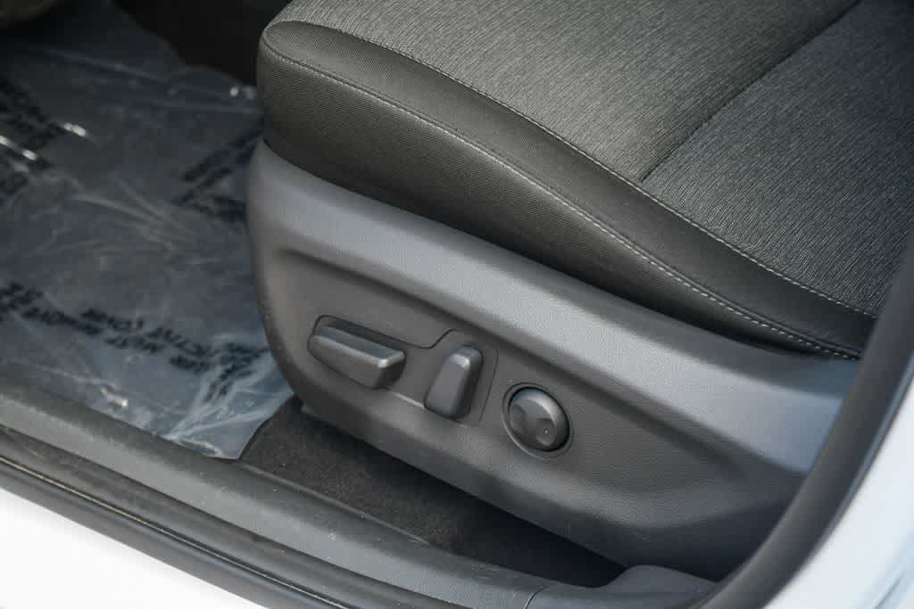 Used 2023 Hyundai Kona SE FWD image 25