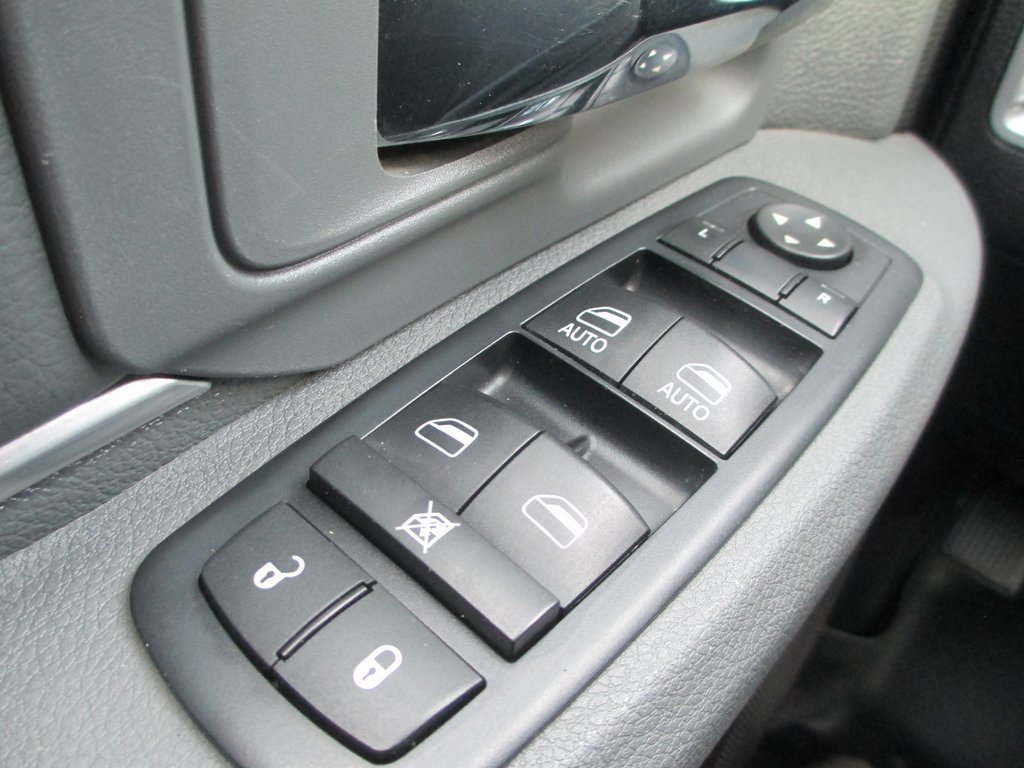 Used 2016 RAM 2500 SLT image 21