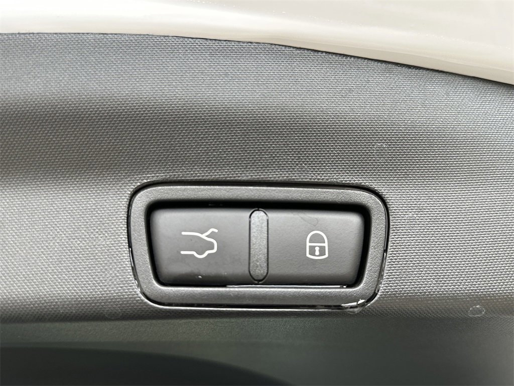 Used 2024 Alfa Romeo Stelvio Ti image 33