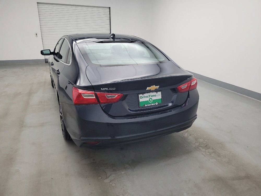 Used 2018 Chevrolet Malibu LT w/ Leather Package FWD image 6