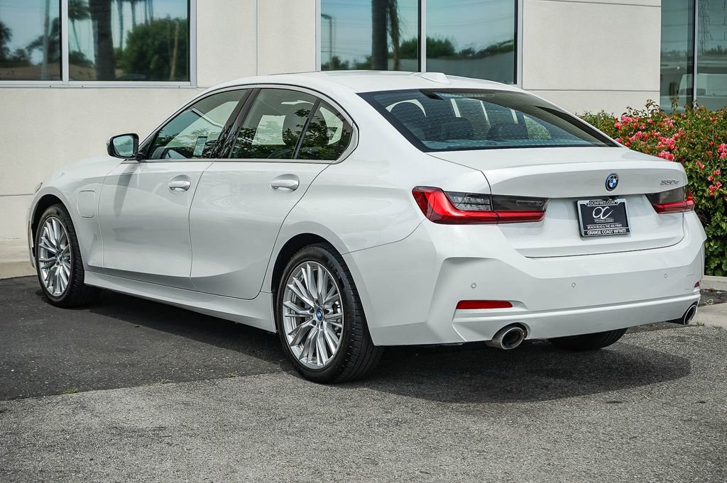 Used 2024 BMW 330e image 4