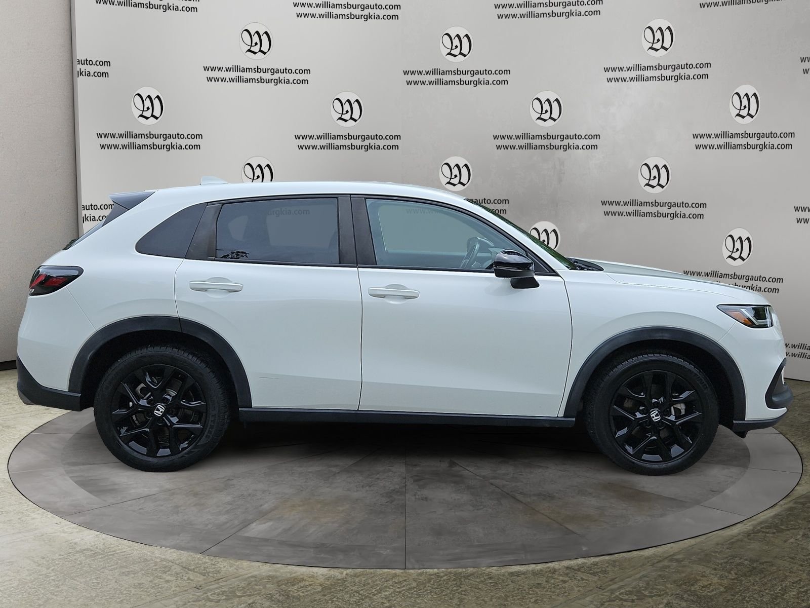 Used 2023 Honda HR-V Sport image 6