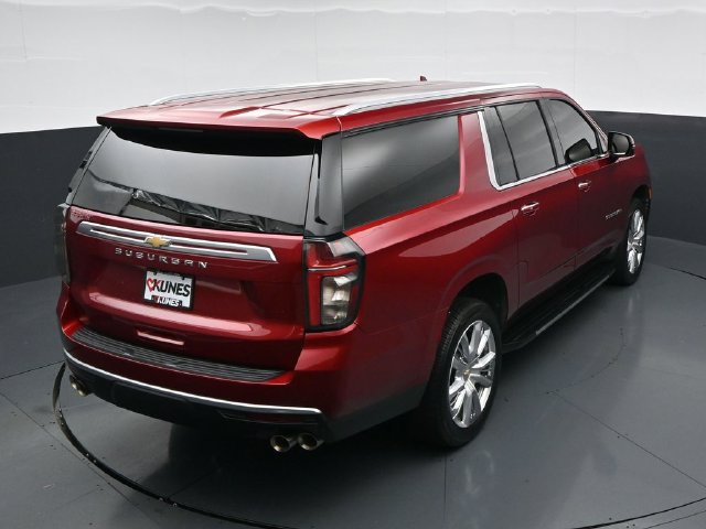 Used 2022 Chevrolet Suburban High Country AWD/4WD image 32