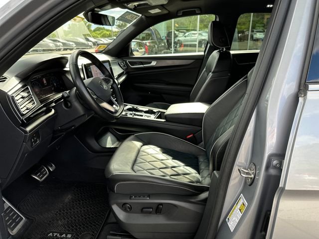 Certified 2024 Volkswagen Atlas Cross Sport SEL Premium R-Line AWD/4WD image 12