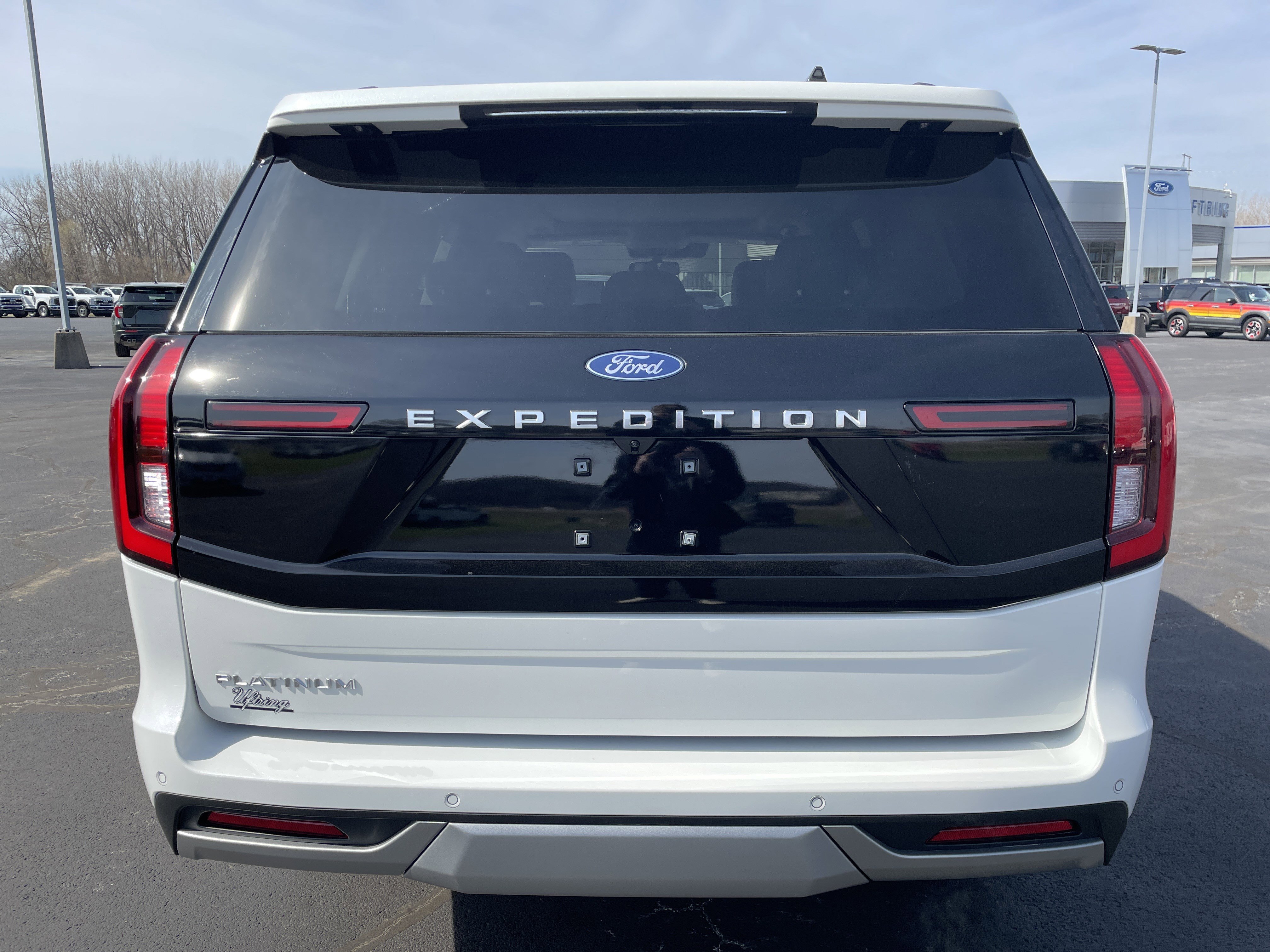 Used 2025 Ford Expedition Platinum w/ Platinum Ultimate Package image 4